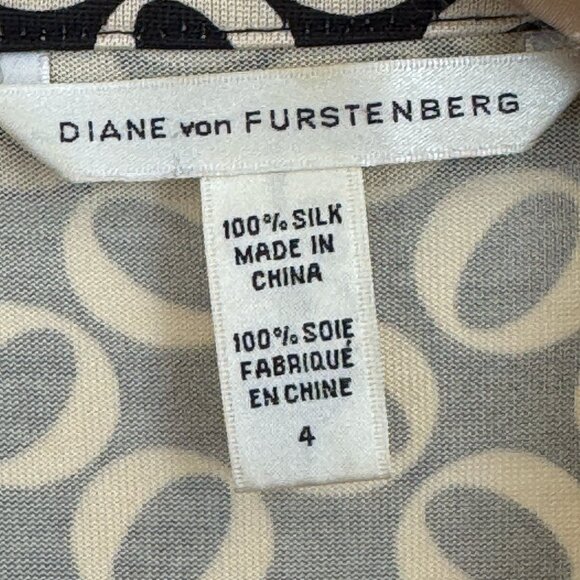 Diane Von Furstenberg 100% Silk Wrap Top, Size 4 - Picture 5 of 5
